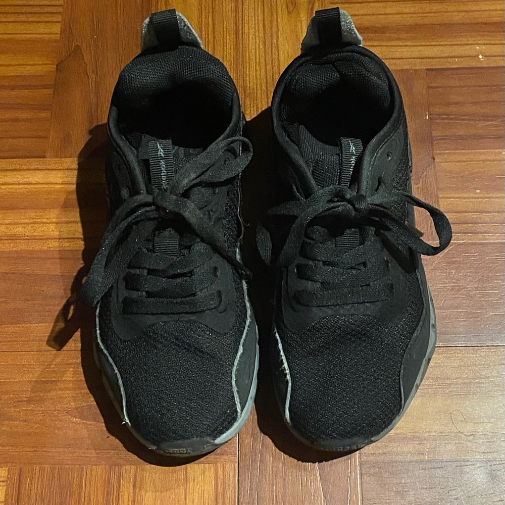 Reebok black sneakers boys size 1